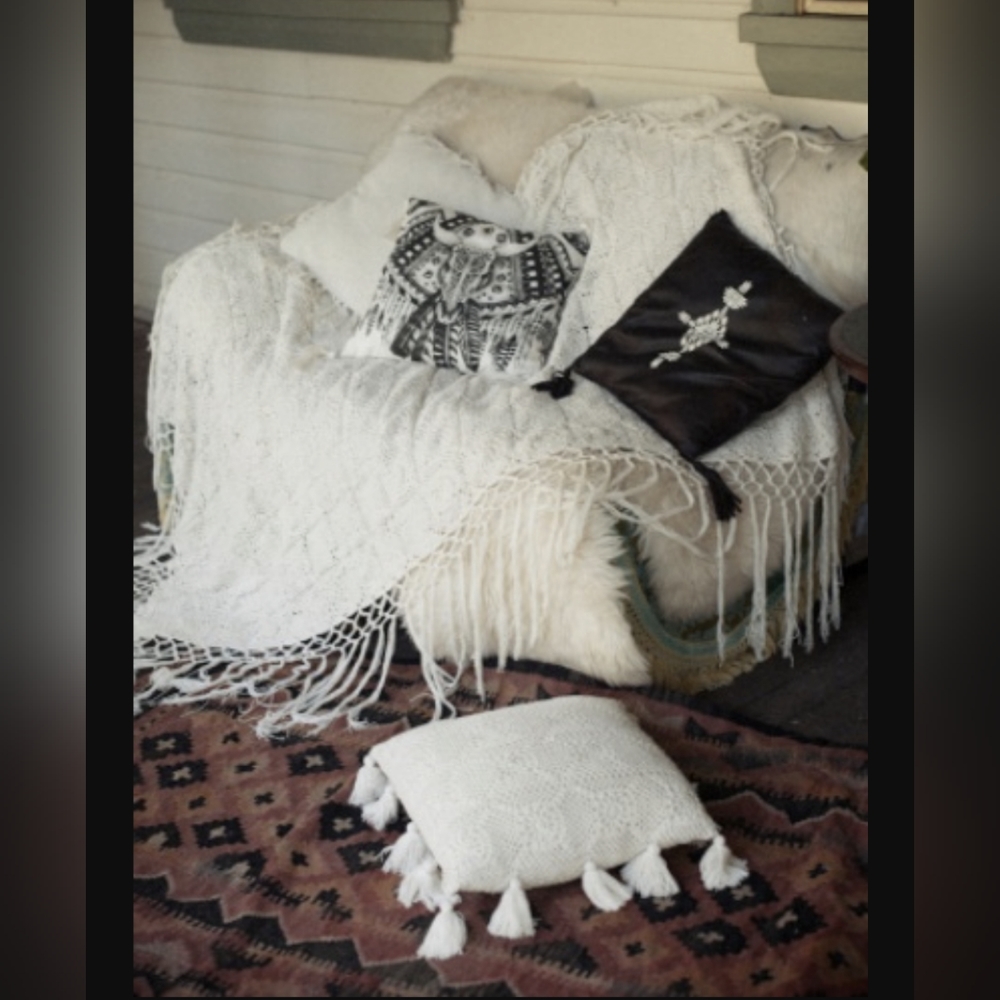 Spell Designs White Sands Crochet Fringe Throw Set 4 Pillow Covers